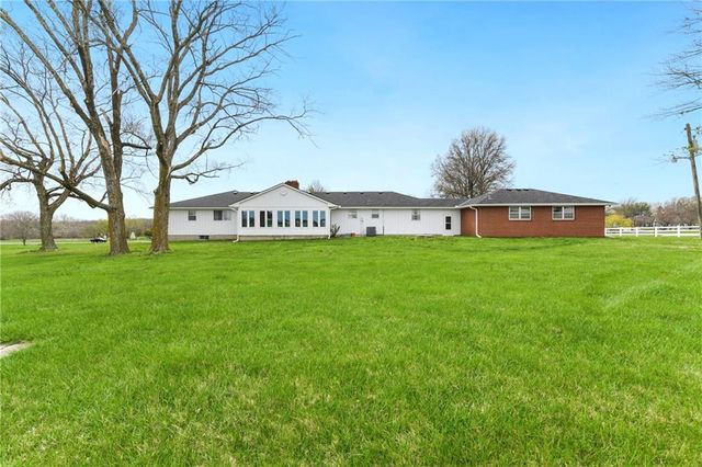 24800 Milton Thompson Road, Lee's Summit, MO 64086