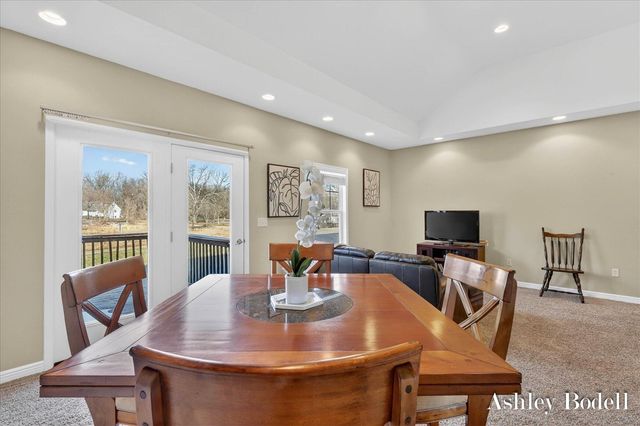 18685 Panther Ridge Drive 18, Battle Creek, MI 49017