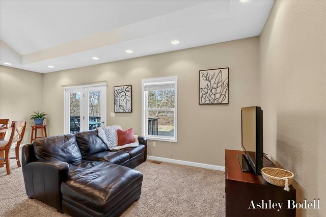 18685 Panther Ridge Drive 18, Battle Creek, MI 49017