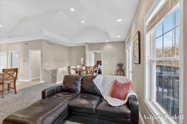 18685 Panther Ridge Drive 18, Battle Creek, MI 49017