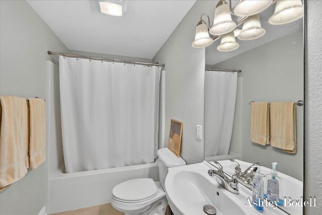 18685 Panther Ridge Drive 18, Battle Creek, MI 49017