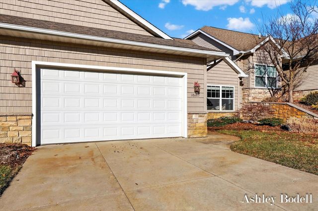 18685 Panther Ridge Drive 18, Battle Creek, MI 49017