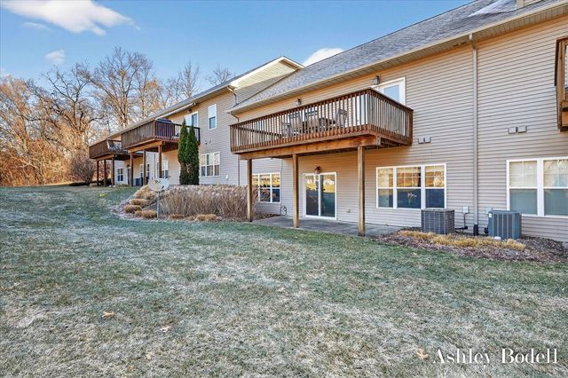 18685 Panther Ridge Drive 18, Battle Creek, MI 49017