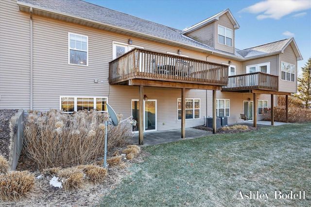 18685 Panther Ridge Drive 18, Battle Creek, MI 49017