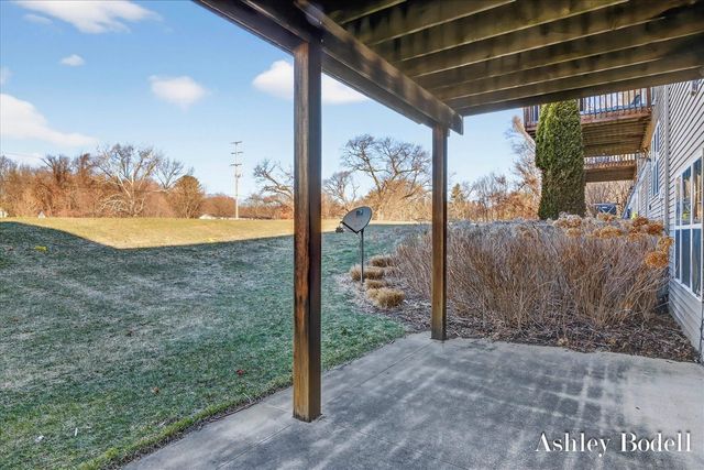 18685 Panther Ridge Drive 18, Battle Creek, MI 49017