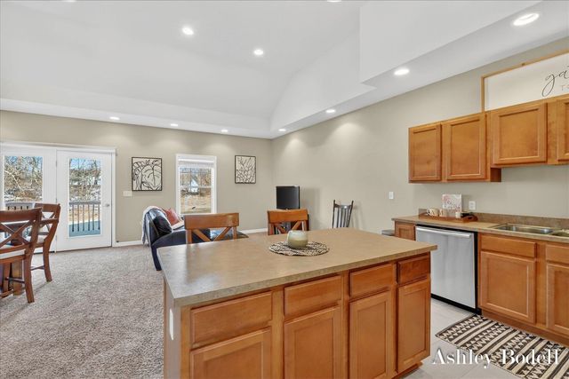 18685 Panther Ridge Drive 18, Battle Creek, MI 49017