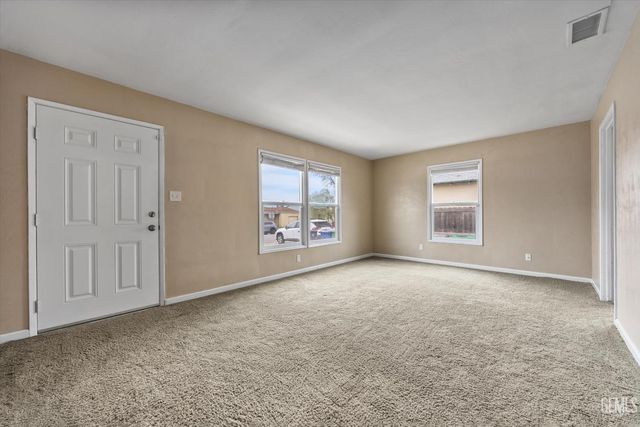 2009 Margo Lane, Bakersfield, CA 93308