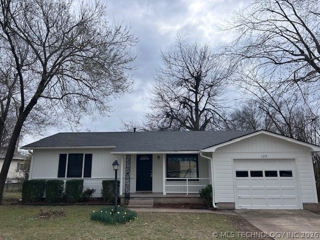 125 E Powell Street, Claremore, OK 74017
