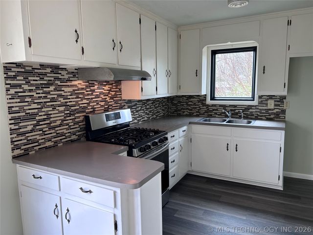 125 E Powell Street, Claremore, OK 74017