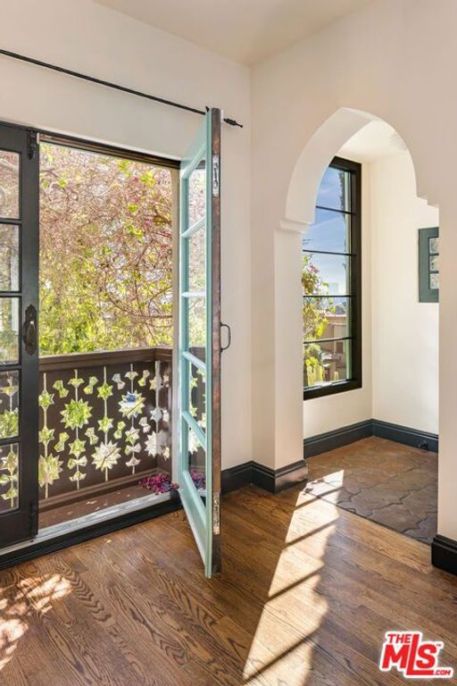 3313 Descanso Drive, Los Angeles, CA 90026 — photo 3