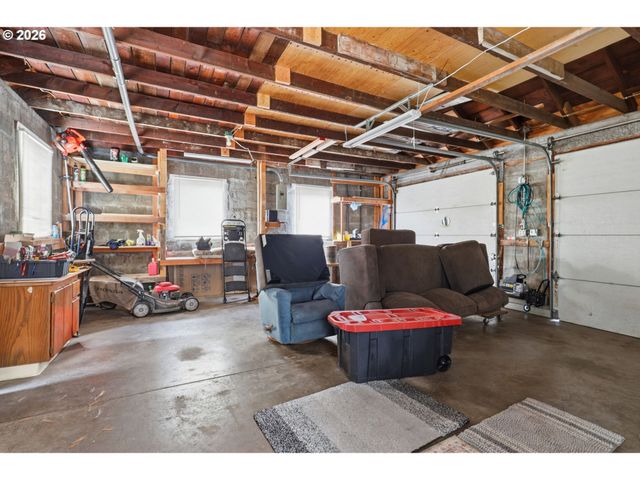 2005 CARLSON Rd, Vancouver, WA 98661