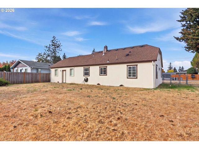 2005 CARLSON Rd, Vancouver, WA 98661