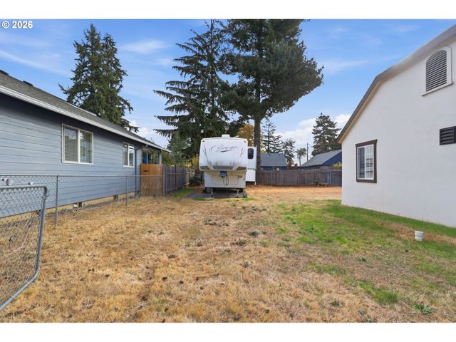 2005 CARLSON Rd, Vancouver, WA 98661