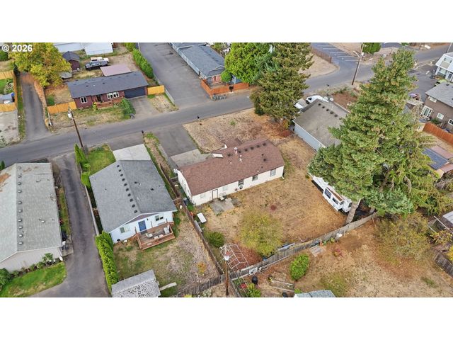 2005 CARLSON Rd, Vancouver, WA 98661