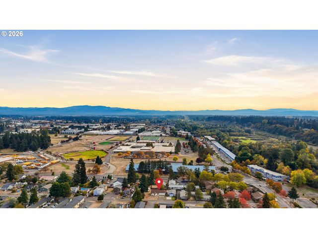 2005 CARLSON Rd, Vancouver, WA 98661