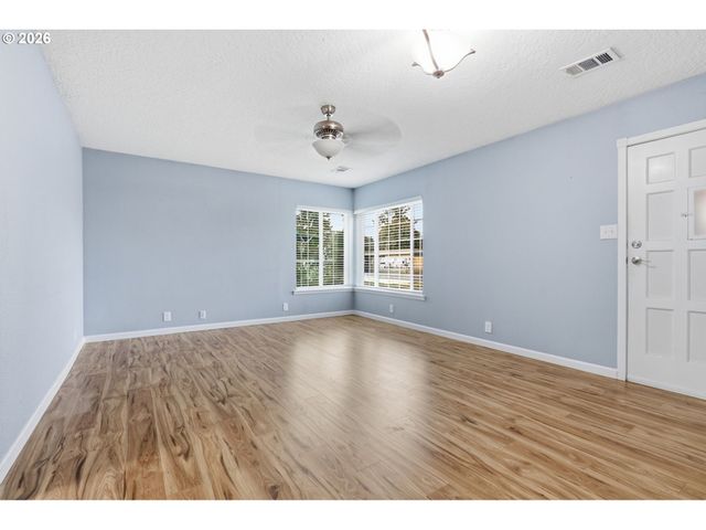 2005 CARLSON Rd, Vancouver, WA 98661