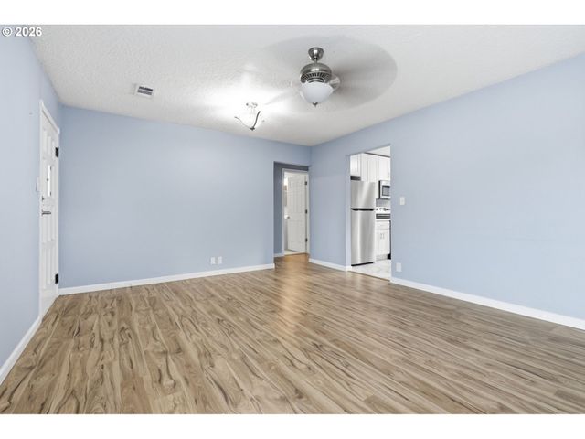 2005 CARLSON Rd, Vancouver, WA 98661