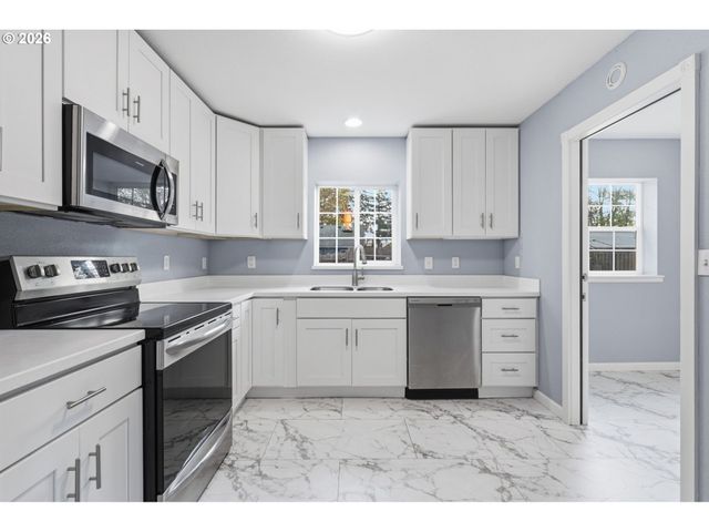 2005 CARLSON Rd, Vancouver, WA 98661