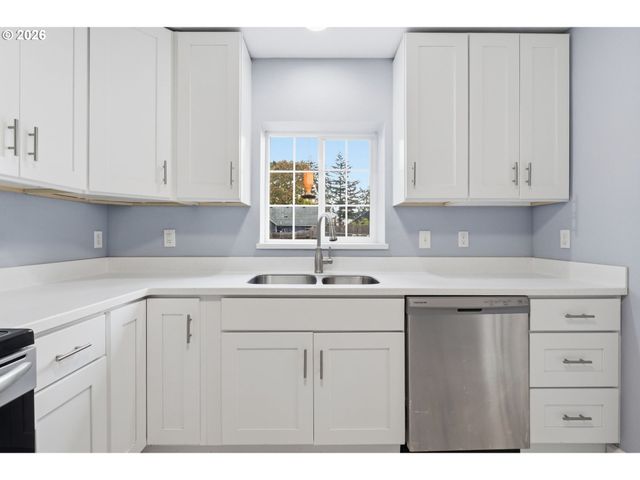 2005 CARLSON Rd, Vancouver, WA 98661