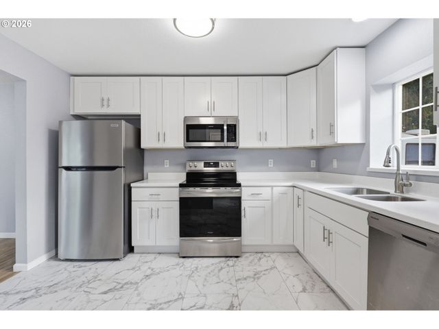 2005 CARLSON Rd, Vancouver, WA 98661