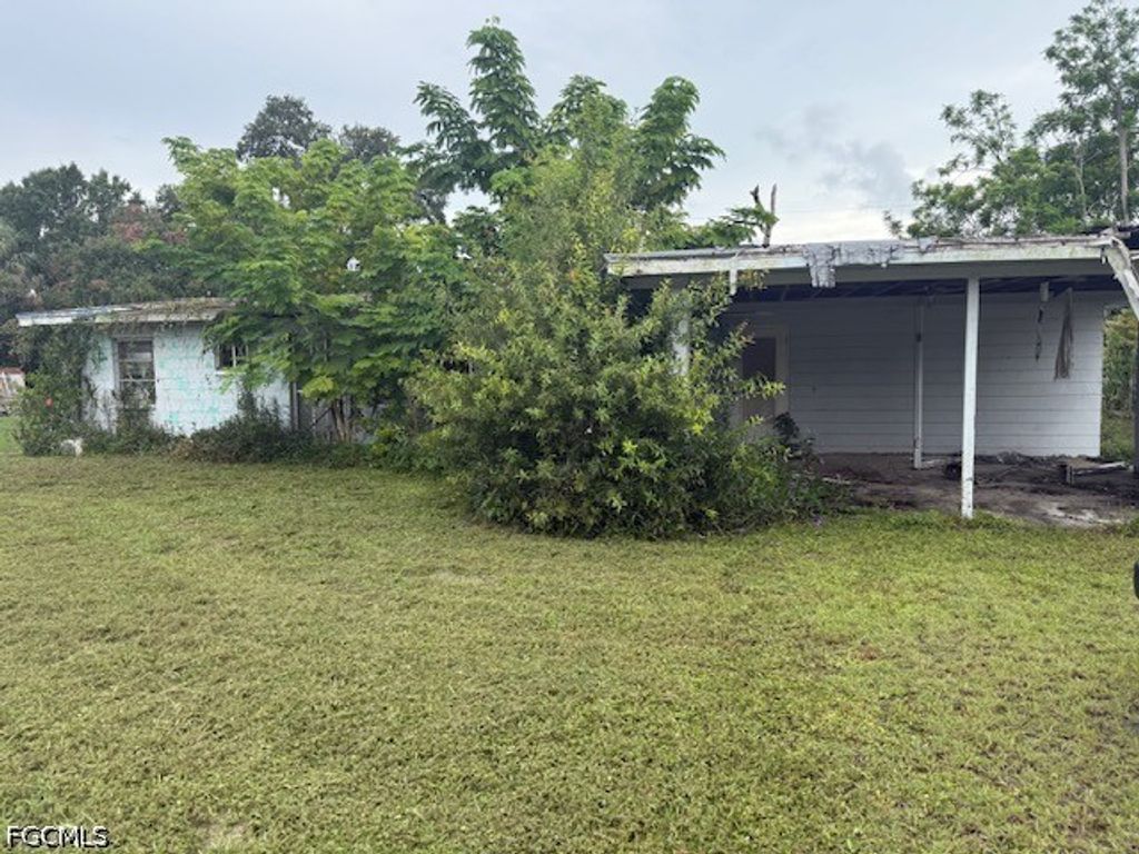 1235 Gramac DR, North Fort Myers, FL 33917
