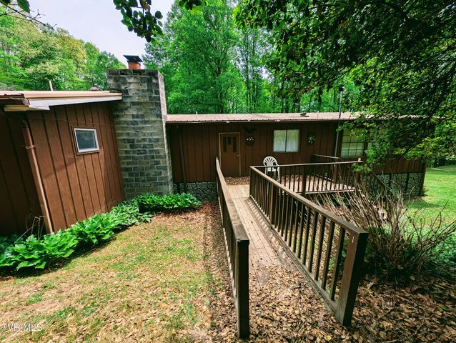380 Hospital Drive, Clintwood, VA 24228