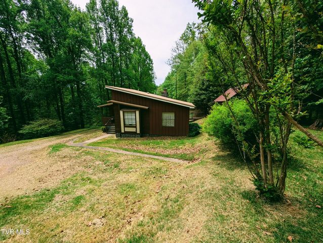 380 Hospital Drive, Clintwood, VA 24228