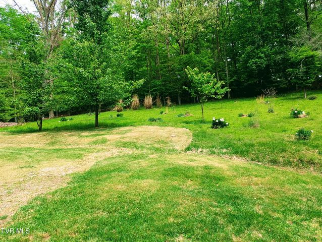 380 Hospital Drive, Clintwood, VA 24228