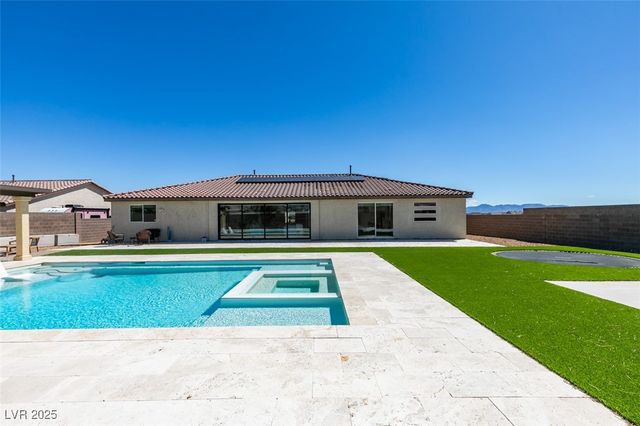 8741 Grand Pass Court, Las Vegas, NV 89113