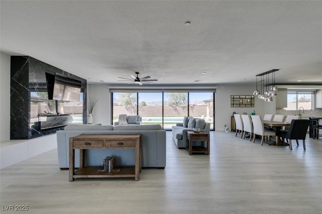 8741 Grand Pass Court, Las Vegas, NV 89113