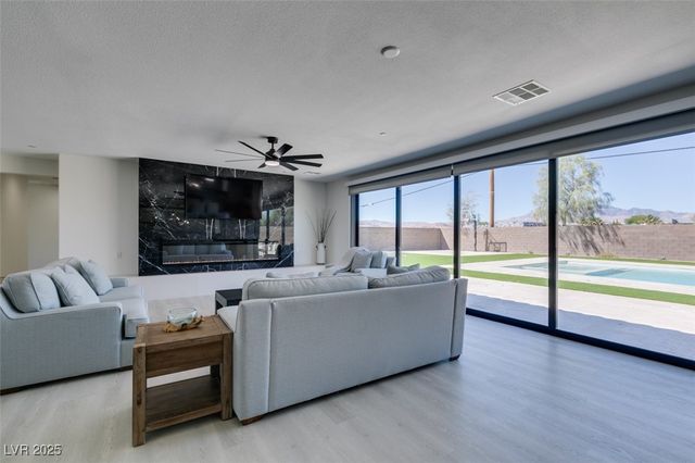 8741 Grand Pass Court, Las Vegas, NV 89113