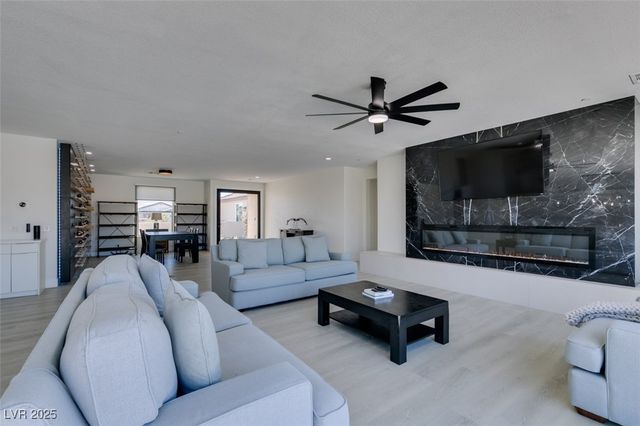 8741 Grand Pass Court, Las Vegas, NV 89113