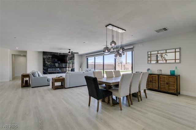 8741 Grand Pass Court, Las Vegas, NV 89113