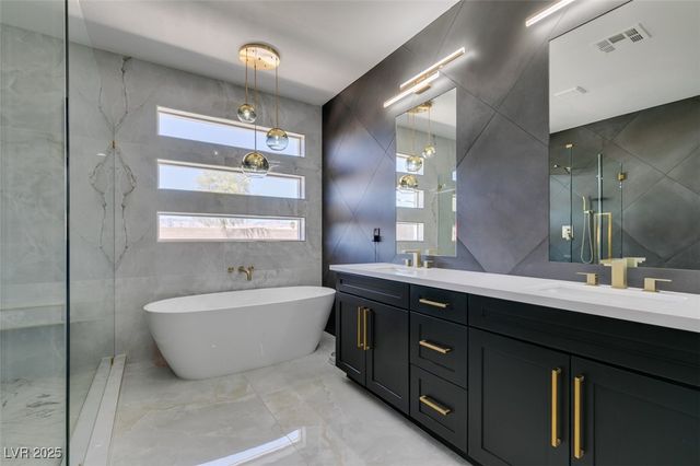 8741 Grand Pass Court, Las Vegas, NV 89113