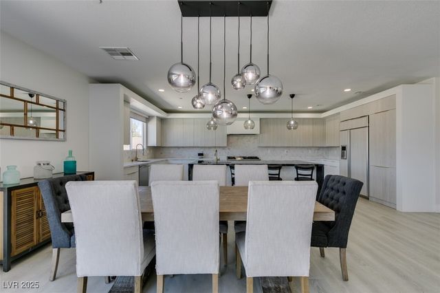 8741 Grand Pass Court, Las Vegas, NV 89113