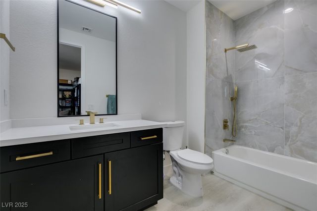 8741 Grand Pass Court, Las Vegas, NV 89113