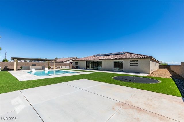 8741 Grand Pass Court, Las Vegas, NV 89113