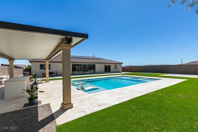 8741 Grand Pass Court, Las Vegas, NV 89113