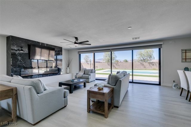 8741 Grand Pass Court, Las Vegas, NV 89113