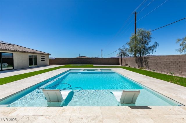 8741 Grand Pass Court, Las Vegas, NV 89113