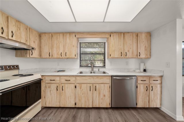 3 A Miracle Avenue D, Avon Park, FL 33825