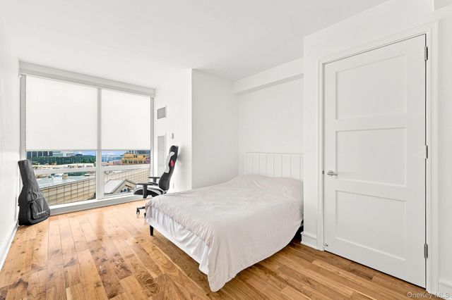 1 Renaissance Square 15D, White Plains, NY 10601
