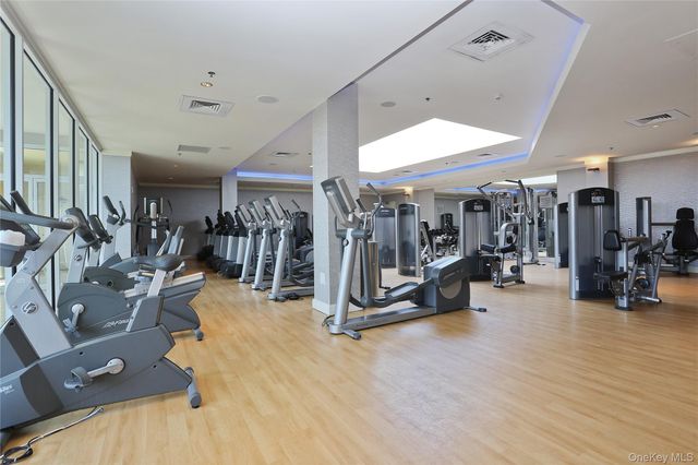 1 Renaissance Square 15D, White Plains, NY 10601
