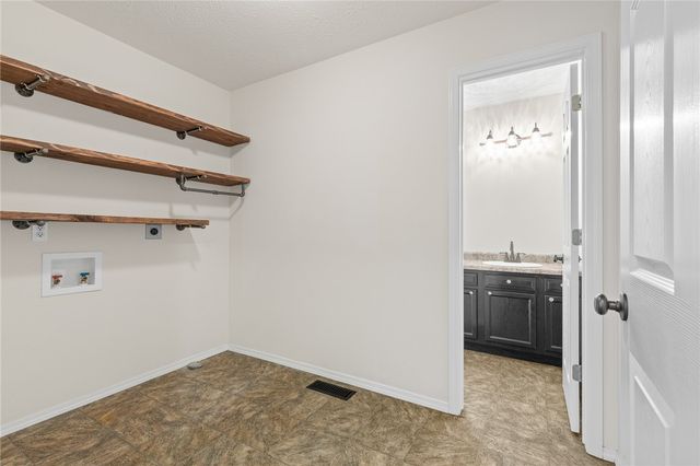 1016 Pearl Road, Harrison, AR 72601