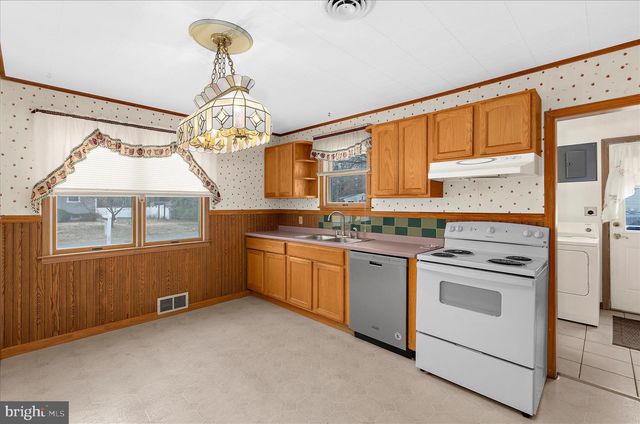 106 DISNEY AVE, Pasadena, MD 21122