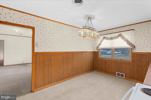 106 DISNEY AVE, Pasadena, MD 21122