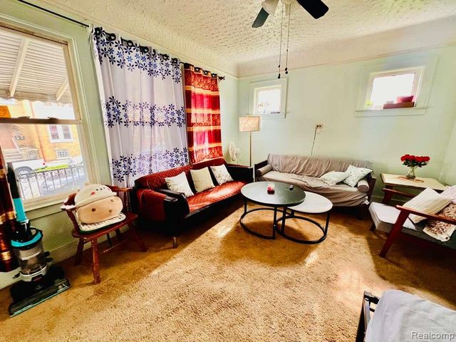 3215 Evaline Street, Hamtramck, MI 48212