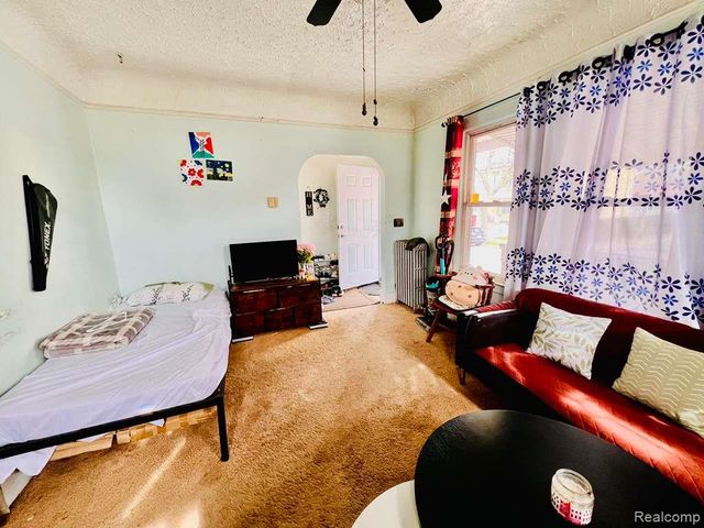 3215 Evaline Street, Hamtramck, MI 48212