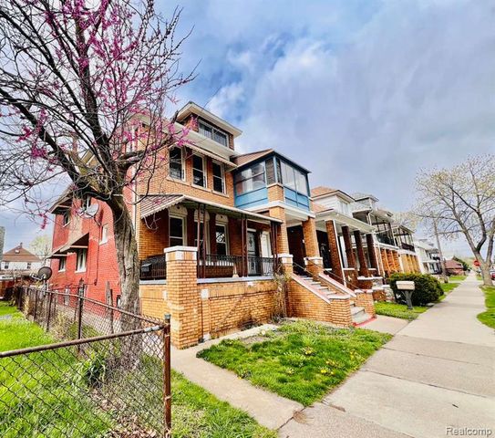 3215 Evaline Street, Hamtramck, MI 48212