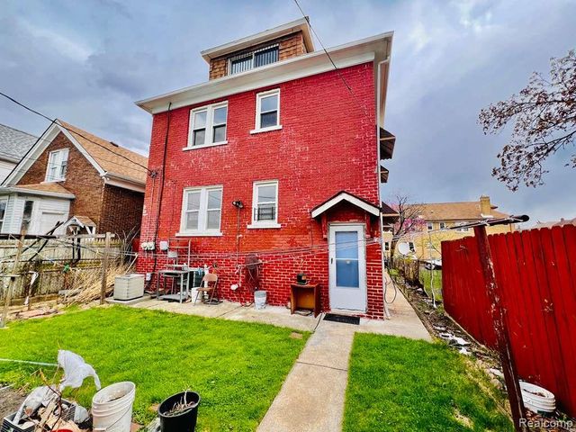 3215 Evaline Street, Hamtramck, MI 48212
